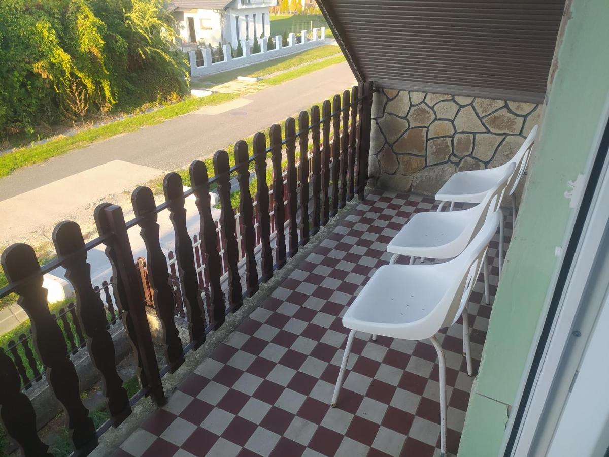 Etus Vendégház Balatonfenyves Exterior foto