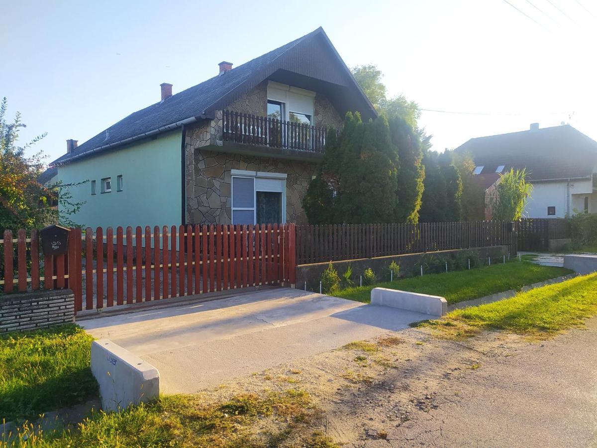 Etus Vendégház Balatonfenyves Exterior foto