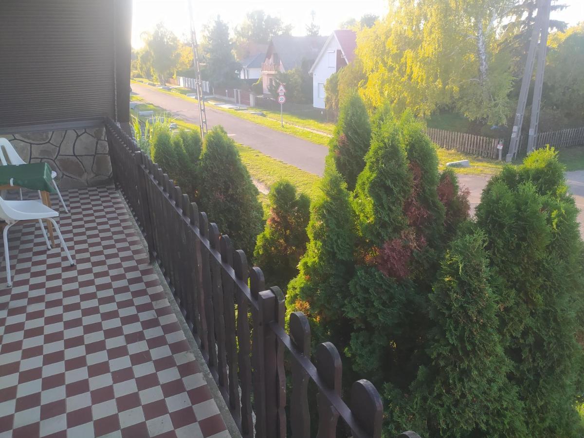 Etus Vendégház Balatonfenyves Exterior foto