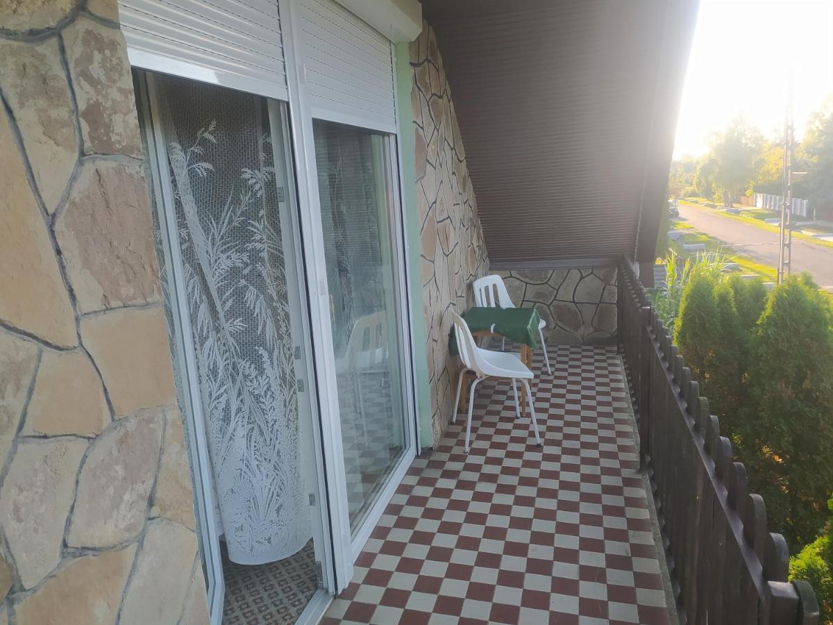 Etus Vendégház Balatonfenyves Exterior foto